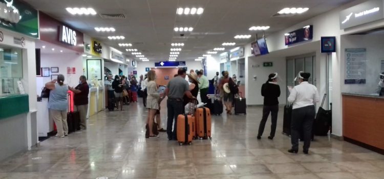 Fueron exhibidos los asquerosos baños del Aeropuerto Internacional de Chetumal