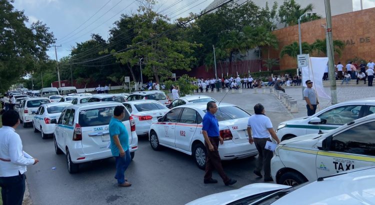 Taxistas de Q. Roo involucrados en agresiones podrían dejar de conducir vehículos del estado