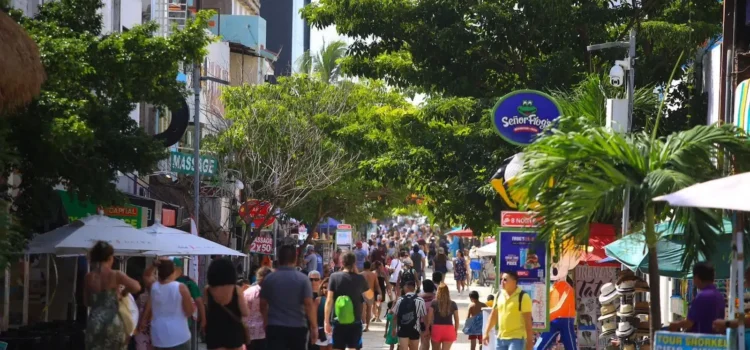 Convocan a empresarios de Playa del Carmen a participar en Navidad Mágica en la Quinta Avenida