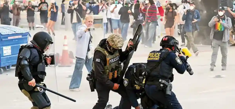 Reautoriza la Corte Suprema las redadas antimigrantes en Los Angeles Reautoriza la Corte Suprema las redadas antimigrantes en Los Angeles