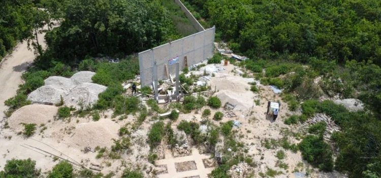 Aseguran predio en Cancún, QR, donde construyen complejo habitacional sin licencias