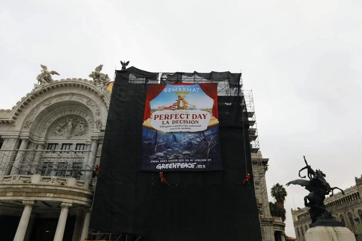 Greenpeace protesta en Bellas Artes contra parque Perfect Day en Mahahual; aún no tiene autorización, dice Semarnat